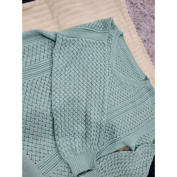 BEAUTIFUL Medium green Sweater. Knit like - Picture 3 of 10